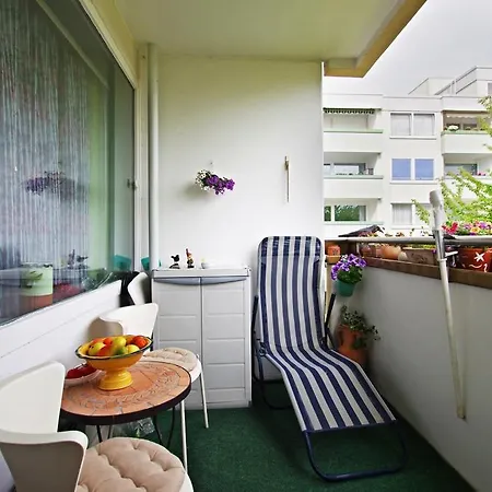 Privatapartment Lez West アパート *